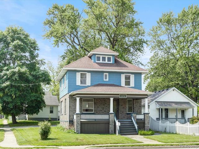 1102 Lapeer Avenue, Port Huron, MI 48060