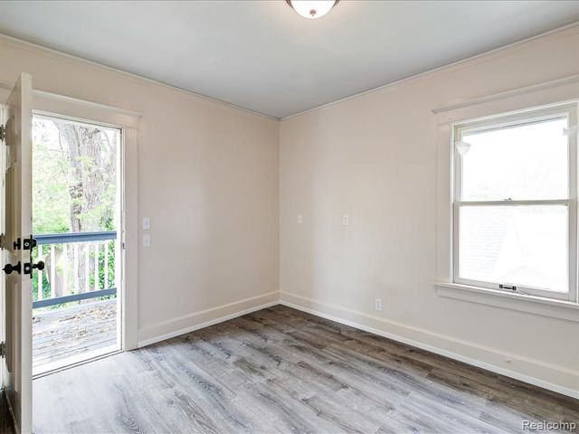 1102 Lapeer Avenue, Port Huron, MI 48060