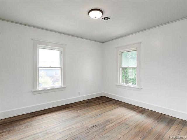 1102 Lapeer Avenue, Port Huron, MI 48060