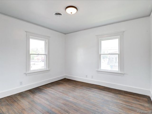 1102 Lapeer Avenue, Port Huron, MI 48060