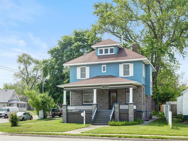 1102 Lapeer Avenue, Port Huron, MI 48060