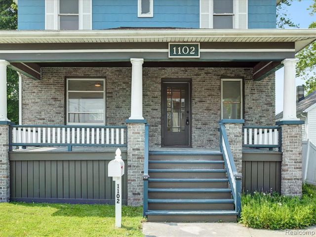 1102 Lapeer Avenue, Port Huron, MI 48060