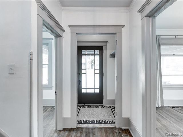 1102 Lapeer Avenue, Port Huron, MI 48060