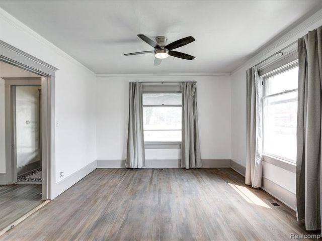 1102 Lapeer Avenue, Port Huron, MI 48060