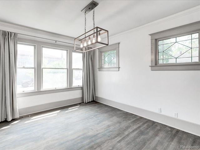 1102 Lapeer Avenue, Port Huron, MI 48060