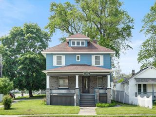 1102 Lapeer Avenue, Port Huron, MI 48060