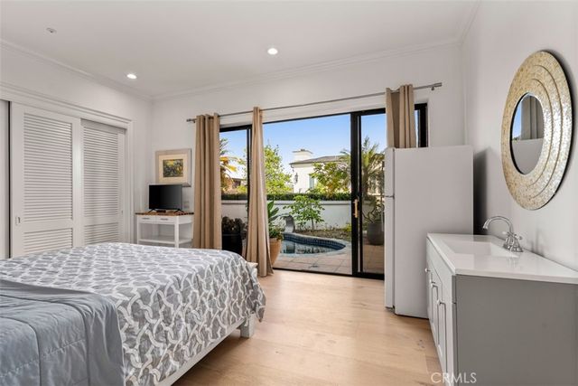 215 Poppy Avenue, Corona Del Mar, CA 92625