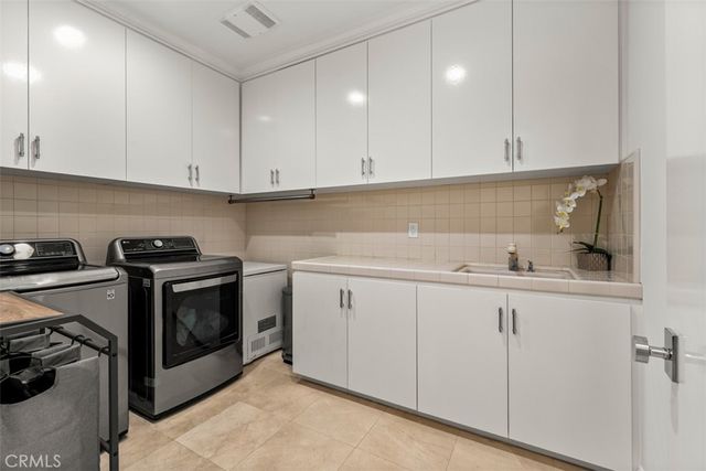 215 Poppy Avenue, Corona Del Mar, CA 92625