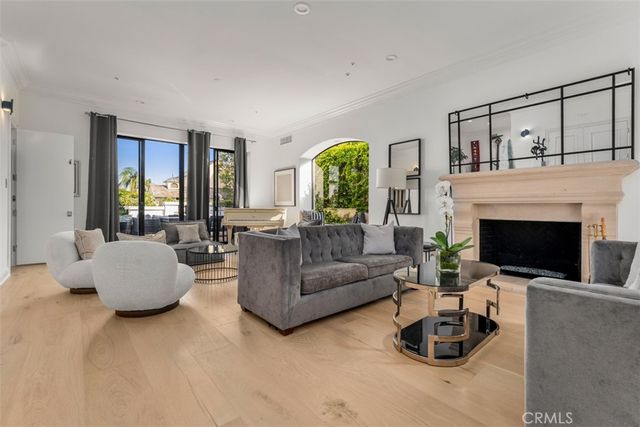 215 Poppy Avenue, Corona Del Mar, CA 92625