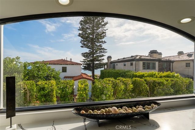 215 Poppy Avenue, Corona Del Mar, CA 92625