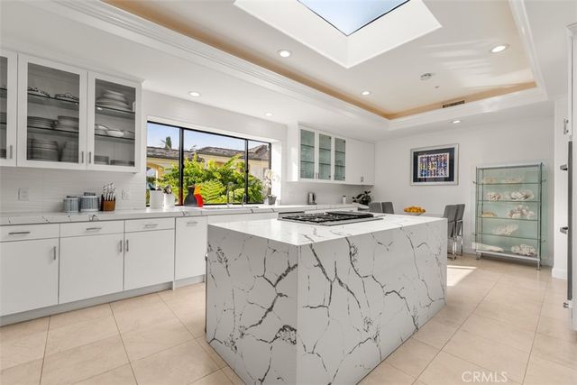 215 Poppy Avenue, Corona Del Mar, CA 92625
