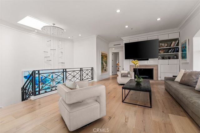 215 Poppy Avenue, Corona Del Mar, CA 92625