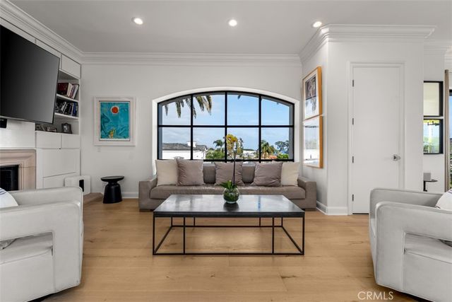 215 Poppy Avenue, Corona Del Mar, CA 92625