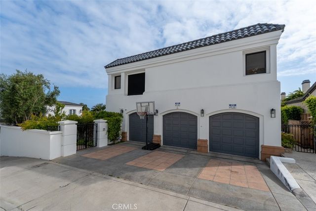 215 Poppy Avenue, Corona Del Mar, CA 92625
