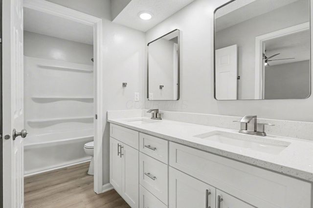 1914 Laramie Drive, 26, Powell, OH 43065