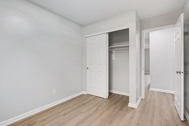 1914 Laramie Drive, 26, Powell, OH 43065