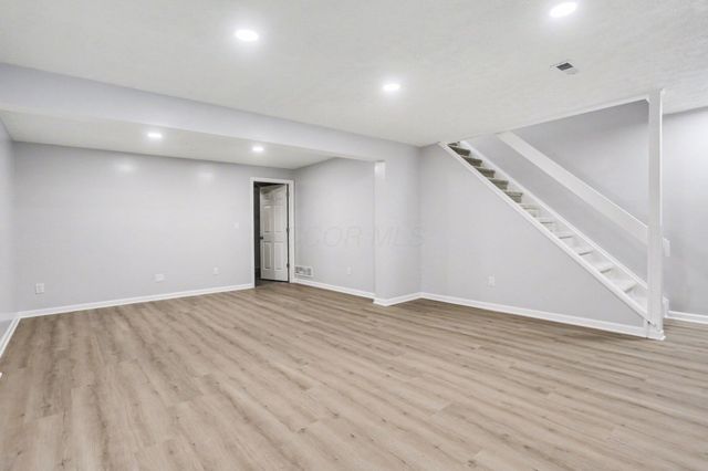 1914 Laramie Drive, 26, Powell, OH 43065