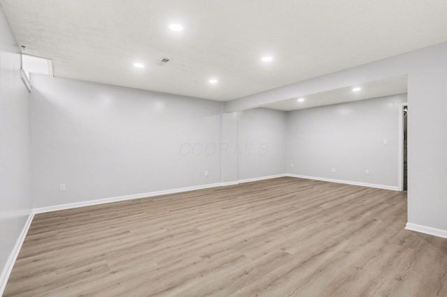 1914 Laramie Drive, 26, Powell, OH 43065