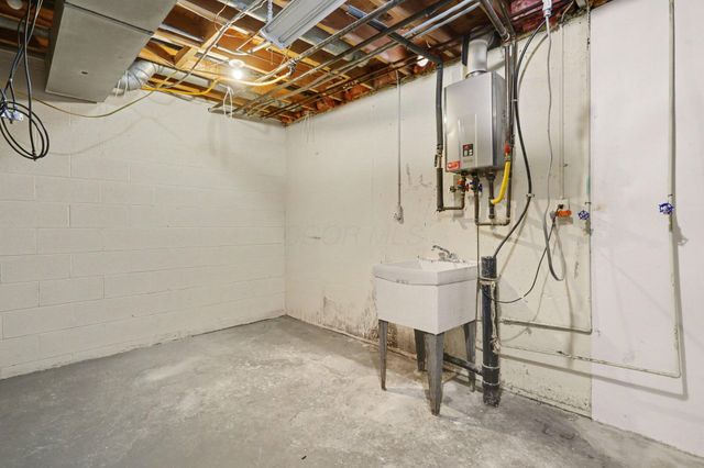 1914 Laramie Drive, 26, Powell, OH 43065