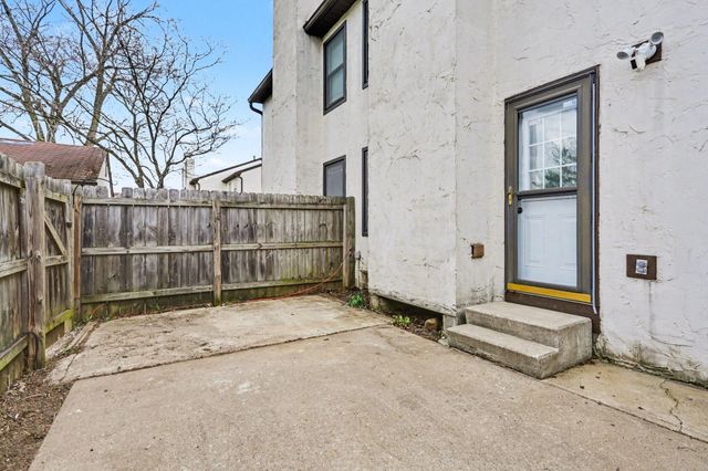 1914 Laramie Drive, 26, Powell, OH 43065