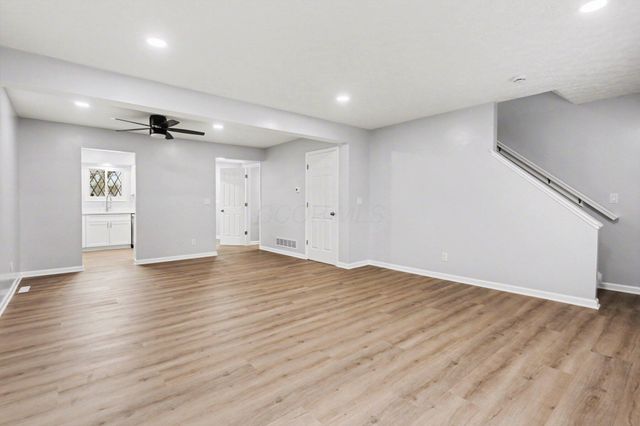 1914 Laramie Drive, 26, Powell, OH 43065