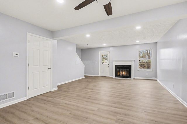 1914 Laramie Drive, 26, Powell, OH 43065