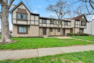 1914 Laramie Drive, 26, Powell, OH 43065