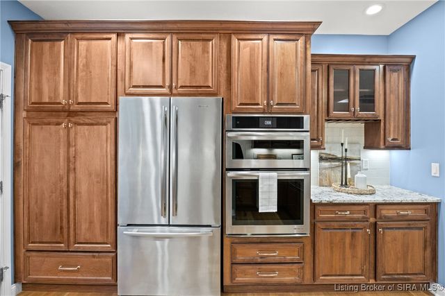 2714 Quail Chase Drive, Sellersburg, IN 47172