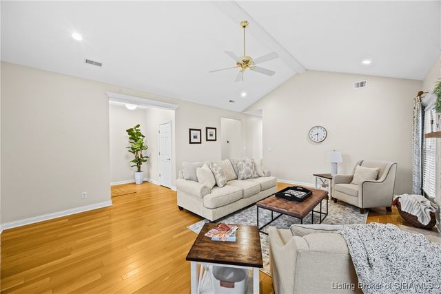 2714 Quail Chase Drive, Sellersburg, IN 47172