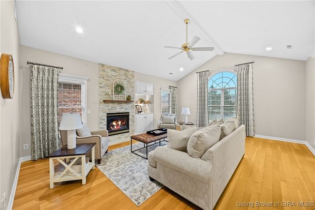 2714 Quail Chase Drive, Sellersburg, IN 47172