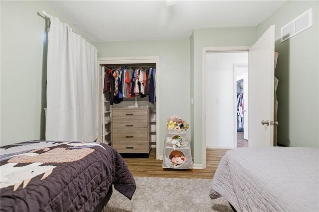 8519 Stearns Avenue, Overland Park, KS 66214