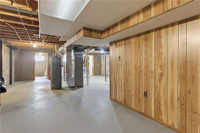 8519 Stearns Avenue, Overland Park, KS 66214