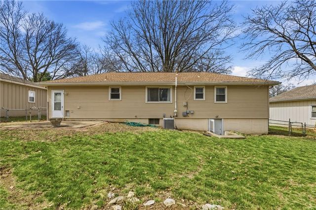 8519 Stearns Avenue, Overland Park, KS 66214