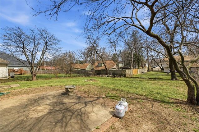 8519 Stearns Avenue, Overland Park, KS 66214