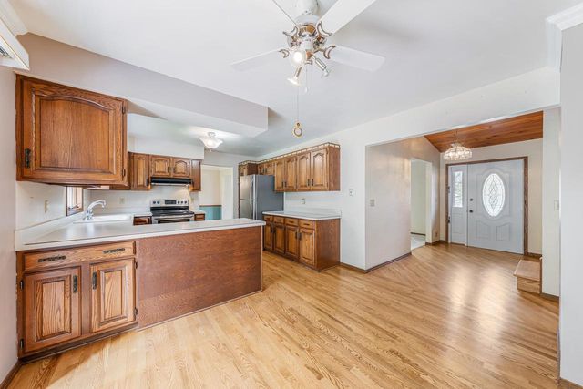 6283 N ROSEWOOD DRIVE, Appleton, WI 54913