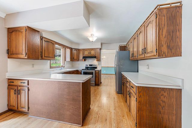 6283 N ROSEWOOD DRIVE, Appleton, WI 54913