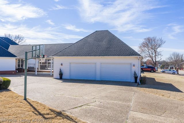 10500 Jenny Lind Road, Fort Smith, AR 72908