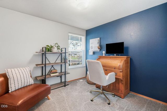 1571 NE Butler Market Road, Bend, OR 97701