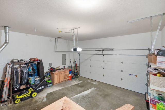 1571 NE Butler Market Road, Bend, OR 97701