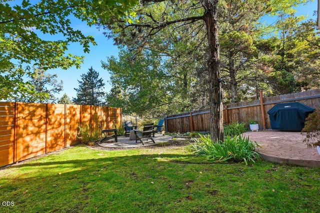 1571 NE Butler Market Road, Bend, OR 97701