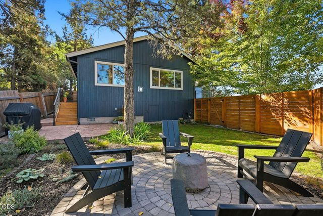 1571 NE Butler Market Road, Bend, OR 97701
