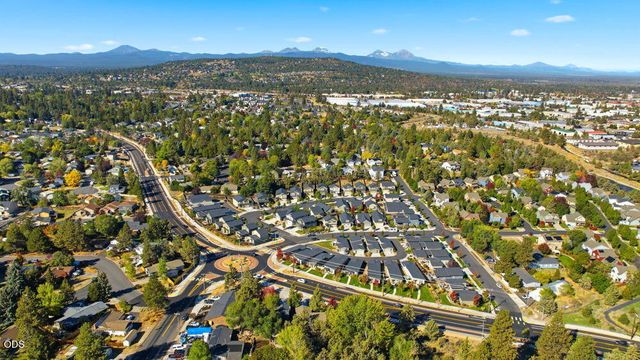 1571 NE Butler Market Road, Bend, OR 97701