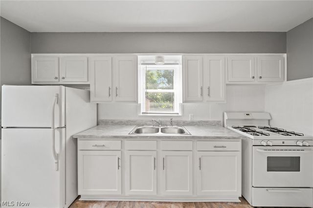 142 Canton Road, Akron, OH 44312