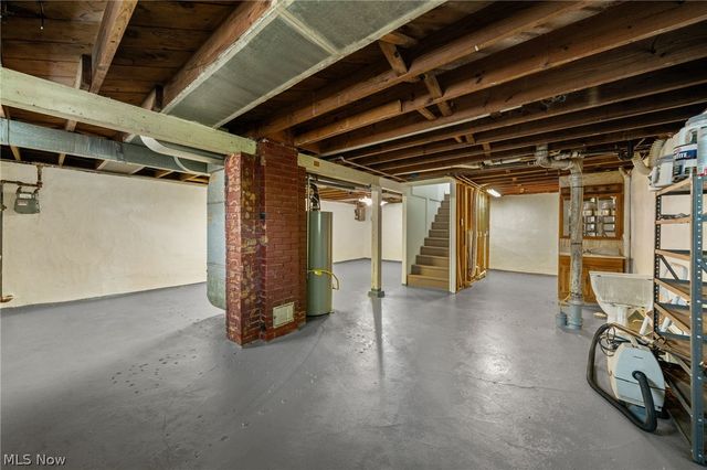 142 Canton Road, Akron, OH 44312
