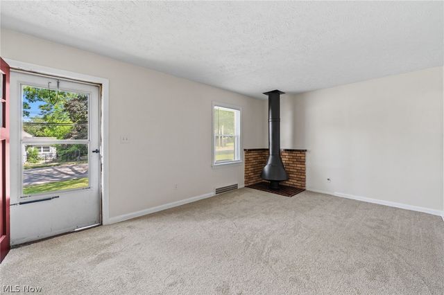142 Canton Road, Akron, OH 44312