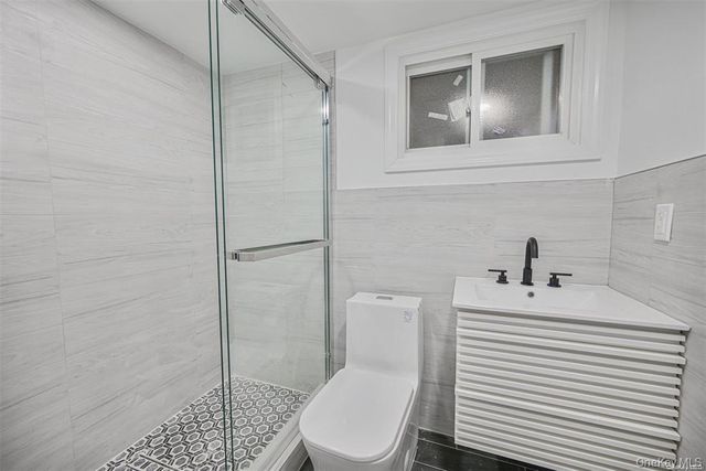 253 Meyer Avenue, Valley Stream, NY 11580