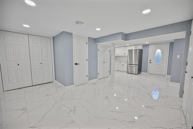 253 Meyer Avenue, Valley Stream, NY 11580