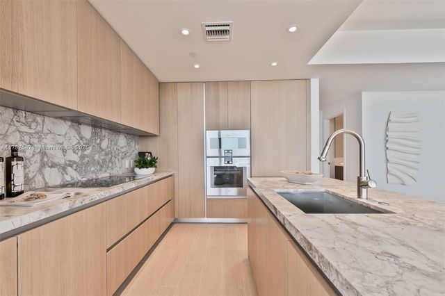 500 Alton Rd 2705, Miami Beach, FL 33139