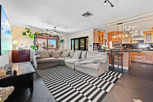 410 Sailboat Cir 410, Weston, FL 33326