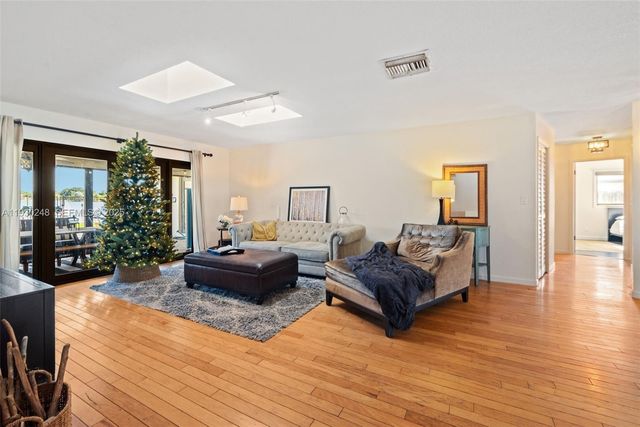 410 Sailboat Cir 410, Weston, FL 33326